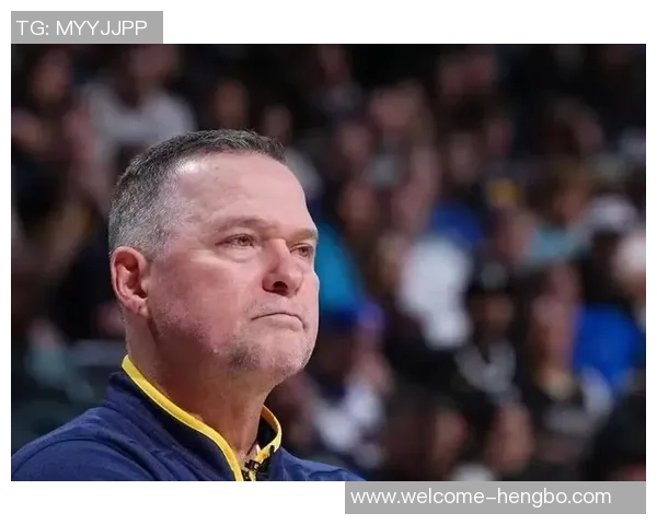 奥特分析布克在进攻中的关键作用及其引领团队的能力